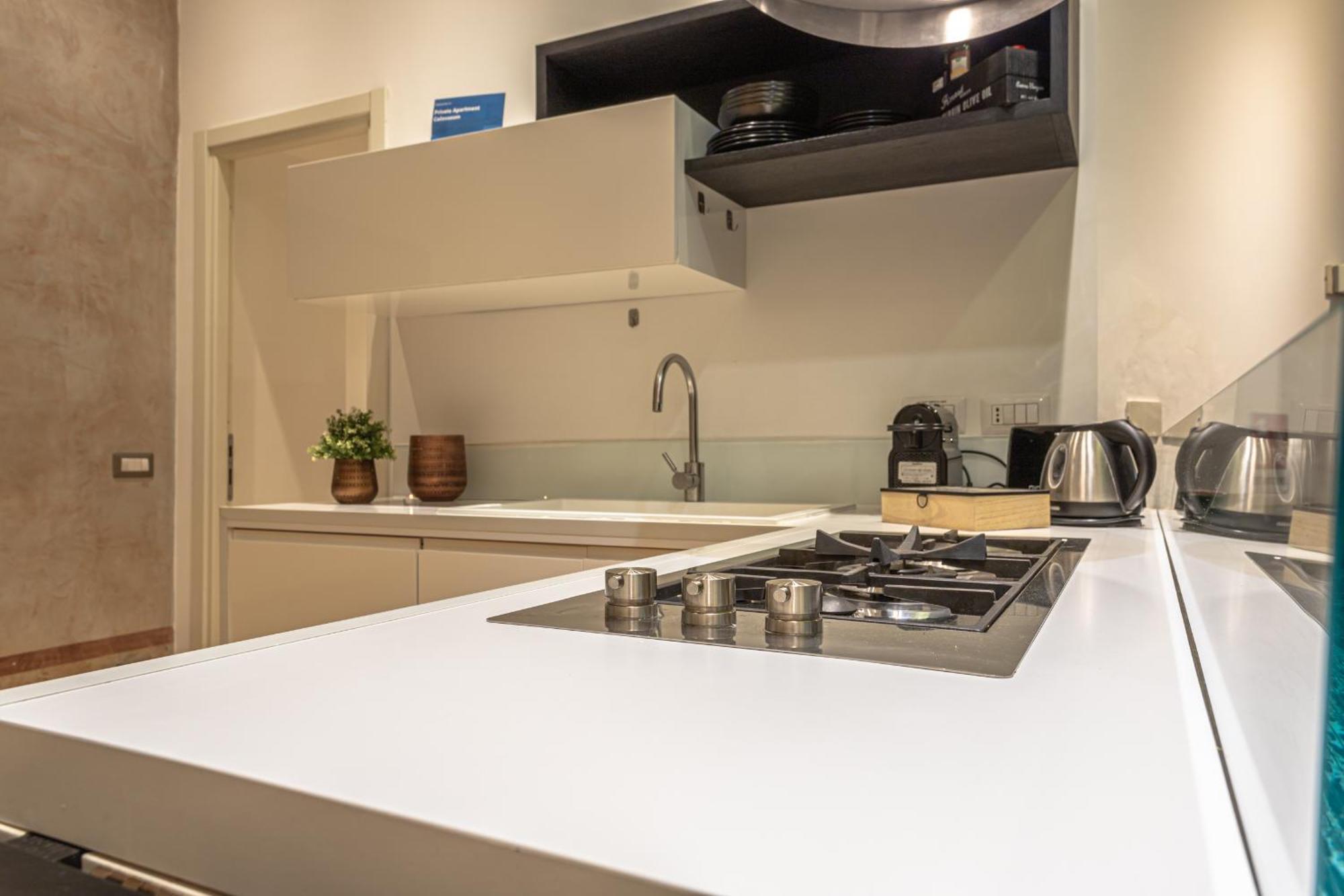 Private Apartment Colosseum Рим Екстериор снимка