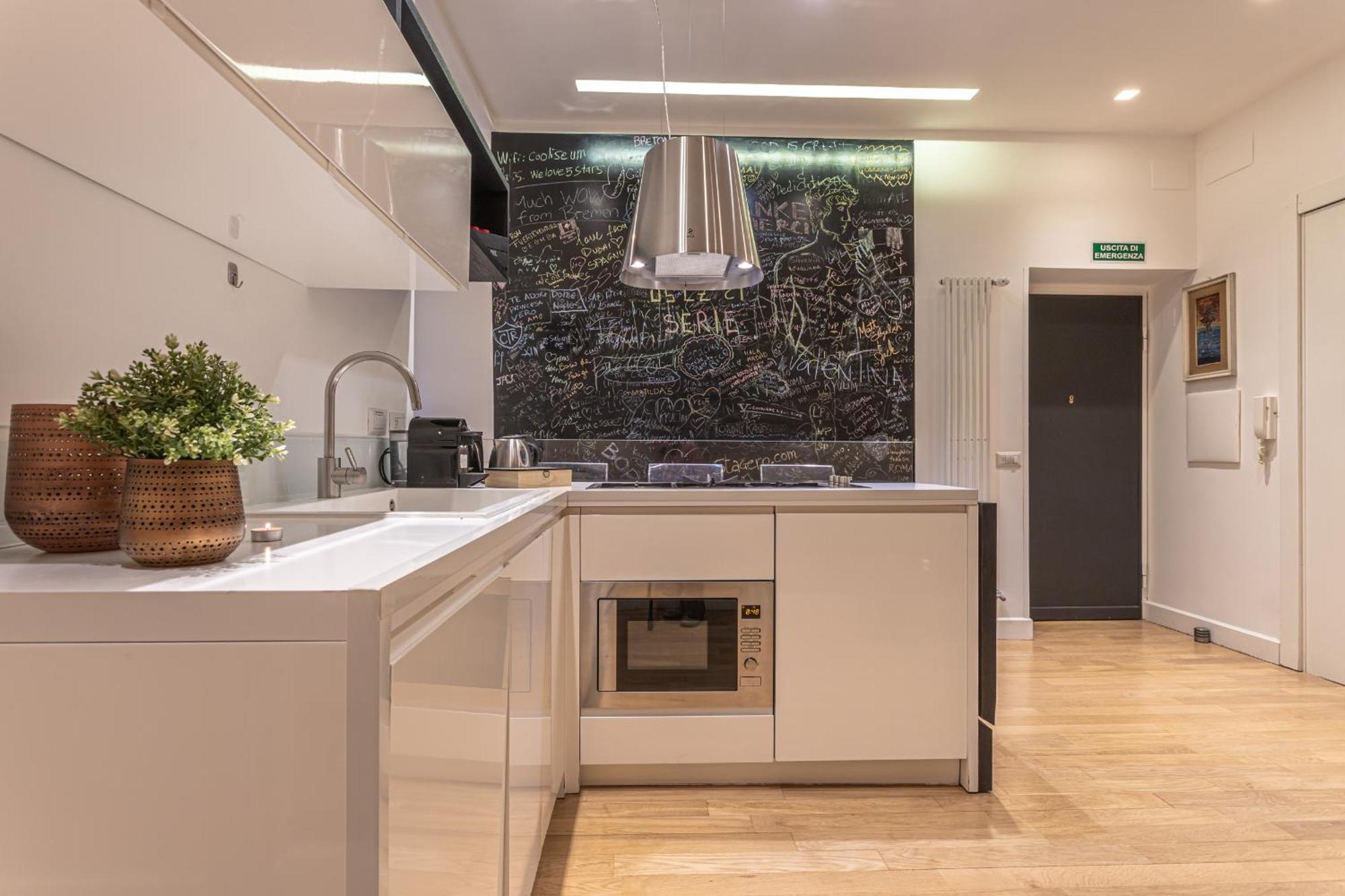 Private Apartment Colosseum Рим Екстериор снимка