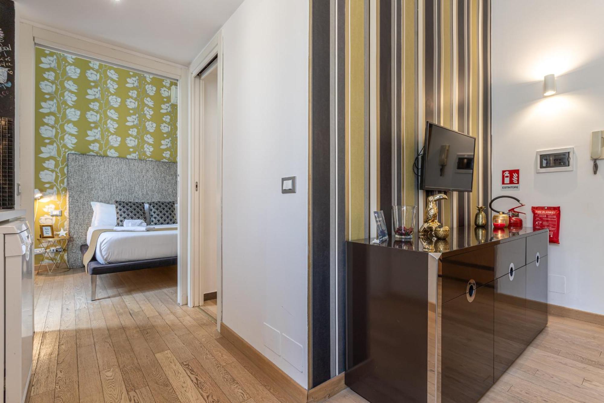 Private Apartment Colosseum Рим Екстериор снимка